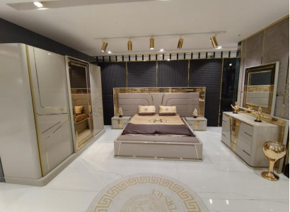 Bedroom Complete's Bed 2x Bedside tables Wardrobe Chest of drawers with Mirror